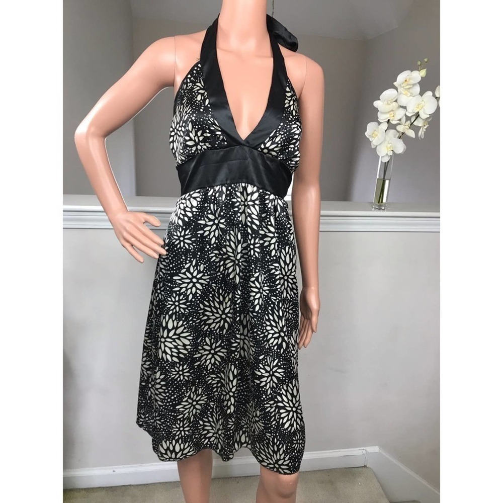 25- Wet Seal, Black And White Halter Dress 0015